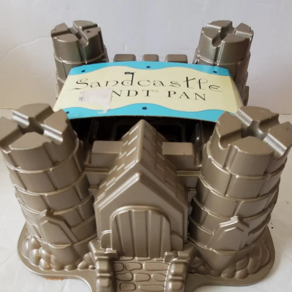 Williams Sonoma Vintage 2005 Sandcastle Bake Pan